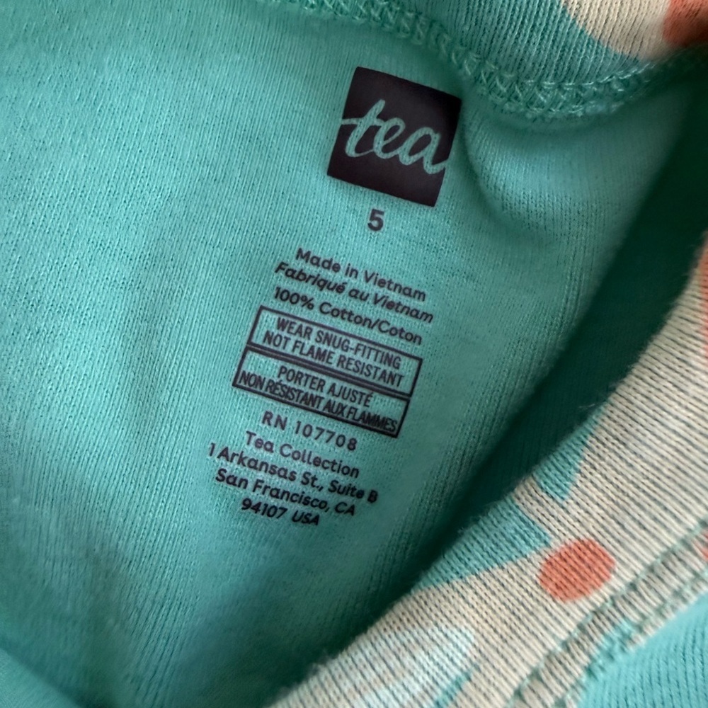 Goodnight Pajama Set in Gold Fish print by Tea Collection like new size 5T - Picture 3 of 3